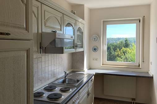 Küche mit herrlichem Blick ins Grüne, hier macht Kochen Spaß - Etagenwohnung in 97422 Schweinfurt mit 60m² kaufen