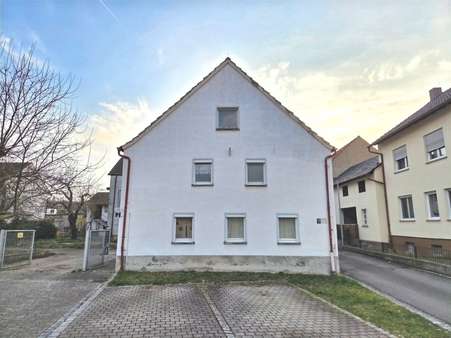 Nord-Ost Ansicht - Einfamilienhaus in 97478 Knetzgau mit 160m² kaufen