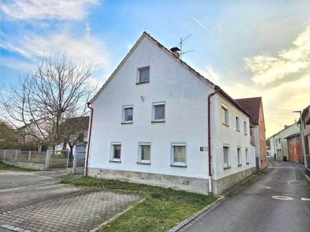 Nord Ansicht - Einfamilienhaus in 97478 Knetzgau mit 160m² kaufen