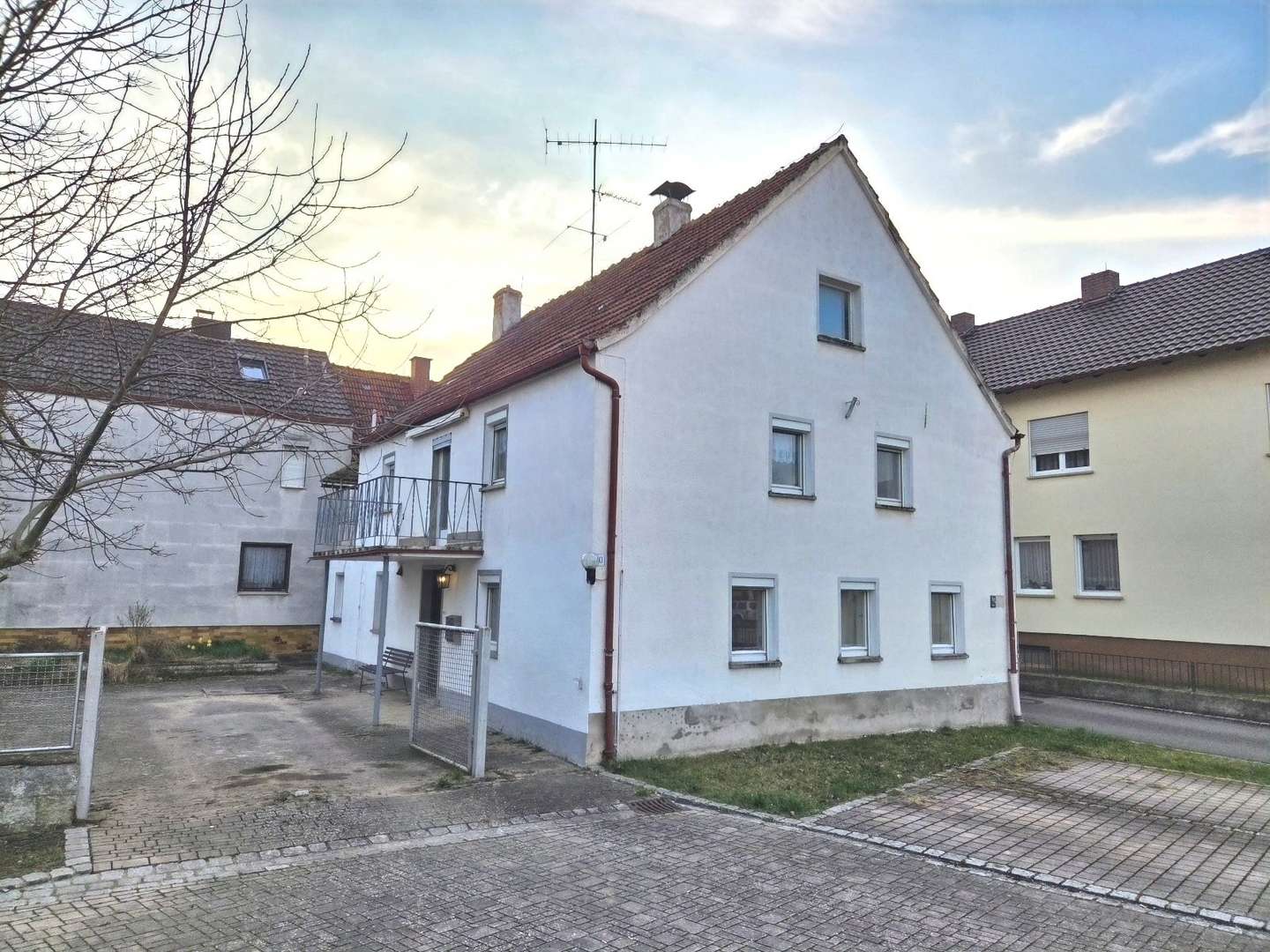 Ost Ansicht - Einfamilienhaus in 97478 Knetzgau mit 160m² kaufen