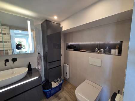 Bad mit WC u. Dusche EG Bad mit WC u. Dusche EG - Doppelhaushälfte in 97496 Burgpreppach mit 80m² kaufen
