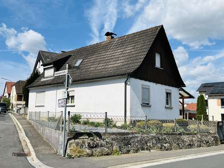 Südostansicht des Hauses in Ecklage - Einfamilienhaus in 97478 Knetzgau mit 110m² kaufen