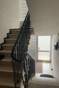 Treppenhaus Treppenhaus - Zweifamilienhaus in 97535 Wasserlosen mit 176m² kaufen