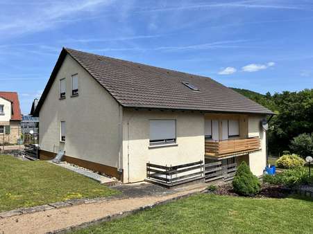 Südwestansicht des Hauses mit Balkon/Terrasse Südwestansicht des Hauses mit Balkon/Terrasse - Einfamilienhaus in 97475 Zeil mit 235m² kaufen