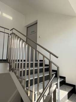 Treppenhaus Treppenhaus - Büro in 96106 Ebern mit 192m² mieten