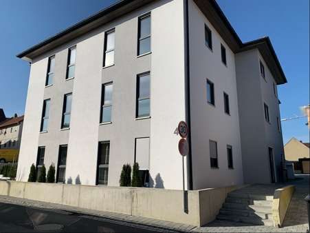 Ansicht West Ansicht West - Etagenwohnung in 97456 Dittelbrunn mit 104m² kaufen