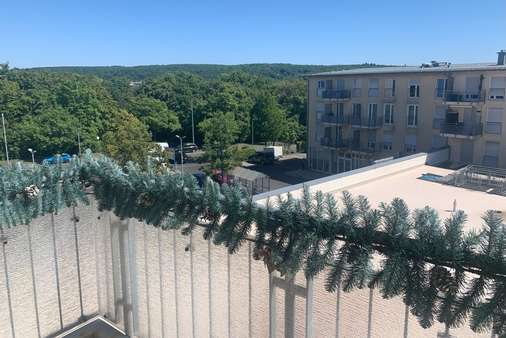 Balkon mit Markise Balkon mit Markise - Etagenwohnung in 97422 Schweinfurt mit 52m² kaufen