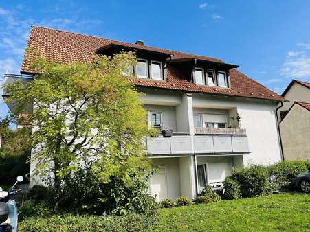 Südwestansicht der familiären Wohnanlage in Bestlage (Verkaufseinheit Dachgeschoss rechts) Südwestansicht der familiären Wohnanlage in Bestlage (Verkaufseinheit Dachgeschoss rechts) - Dachgeschosswohnung in 97437 Haßfurt mit 50m² kaufen