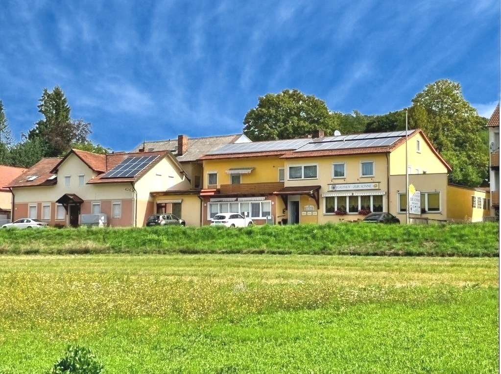 Gesamtansicht der Immobilie (Wohnen/Gastro) - Gastronomie in 96126 Maroldsweisach mit 100m² kaufen