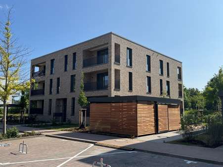 Ansicht Nord mit Abstellhaus für Fahrräder - Etagenwohnung in 97424 Schweinfurt mit 62m² kaufen