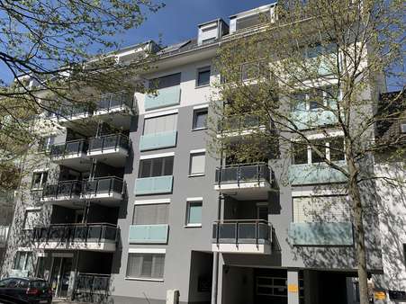 Hausansicht Straßenfront - Etagenwohnung in 97421 Schweinfurt mit 72m² kaufen