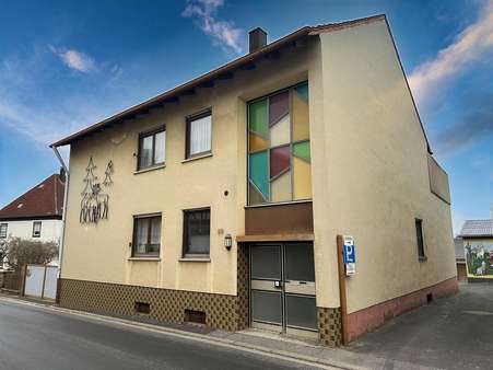 Süd-/ Ostansicht - Zweifamilienhaus in 97499 Donnersdorf mit 171m² kaufen