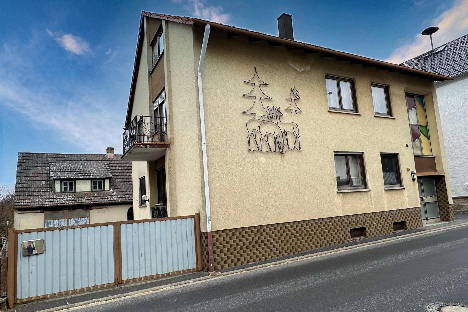 Süd-/ Westansicht - Zweifamilienhaus in 97499 Donnersdorf mit 171m² kaufen