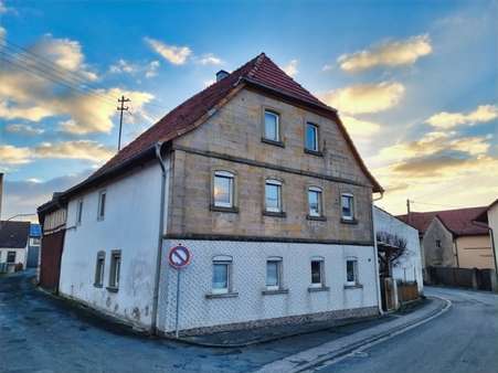 Nord-West Ansicht - Bauernhaus in 97496 Burgpreppach mit 150m² kaufen