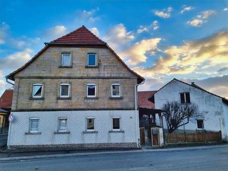 West Ansicht - Bauernhaus in 97496 Burgpreppach mit 150m² kaufen