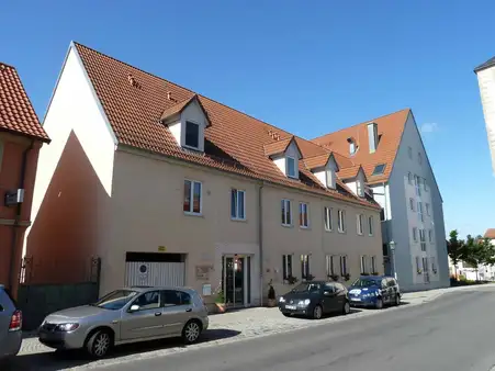 Seltene Gelegenheit... helle 2 Zimmer-Wohnung mit Loggia und Tiefgaragenstellpiatz im Seniorenwohnzentrum "Unteres Tor" 