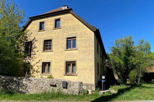 Ansicht Süd - Bauernhaus in 97532 Üchtelhausen mit 225m² kaufen
