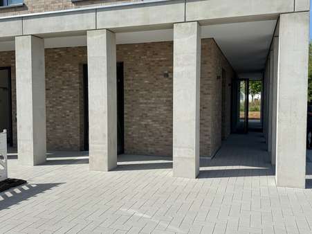 Befestigter Eingangsbereich und Arkade - Gastronomie in 97424 Schweinfurt mit 230m² mieten