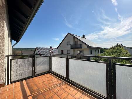 Ostbalkon mit Morgensonne - Etagenwohnung in 97526 Sennfeld mit 105m² kaufen