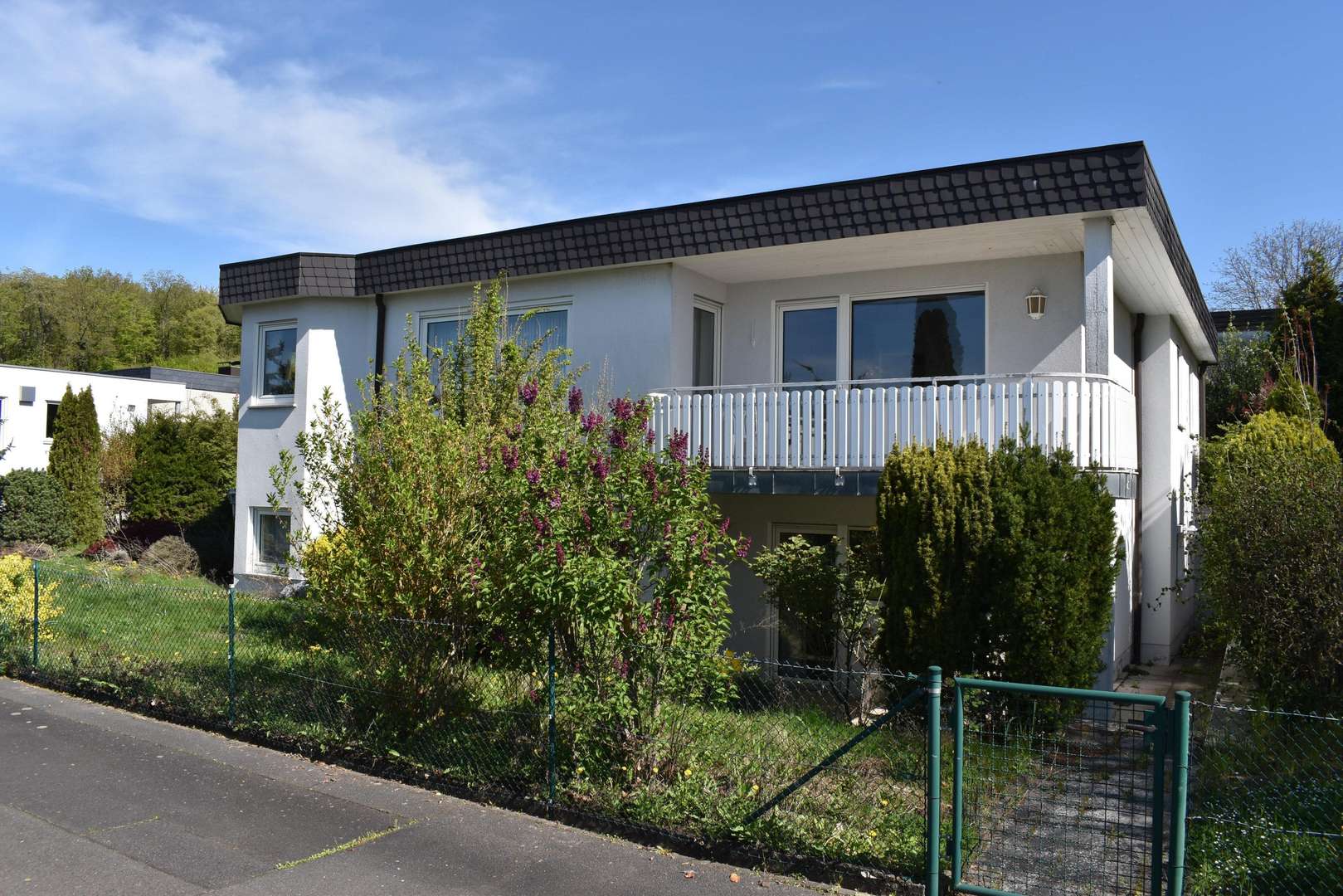 Ansicht Süd - Bungalow in 97422 Schweinfurt mit 180m² kaufen