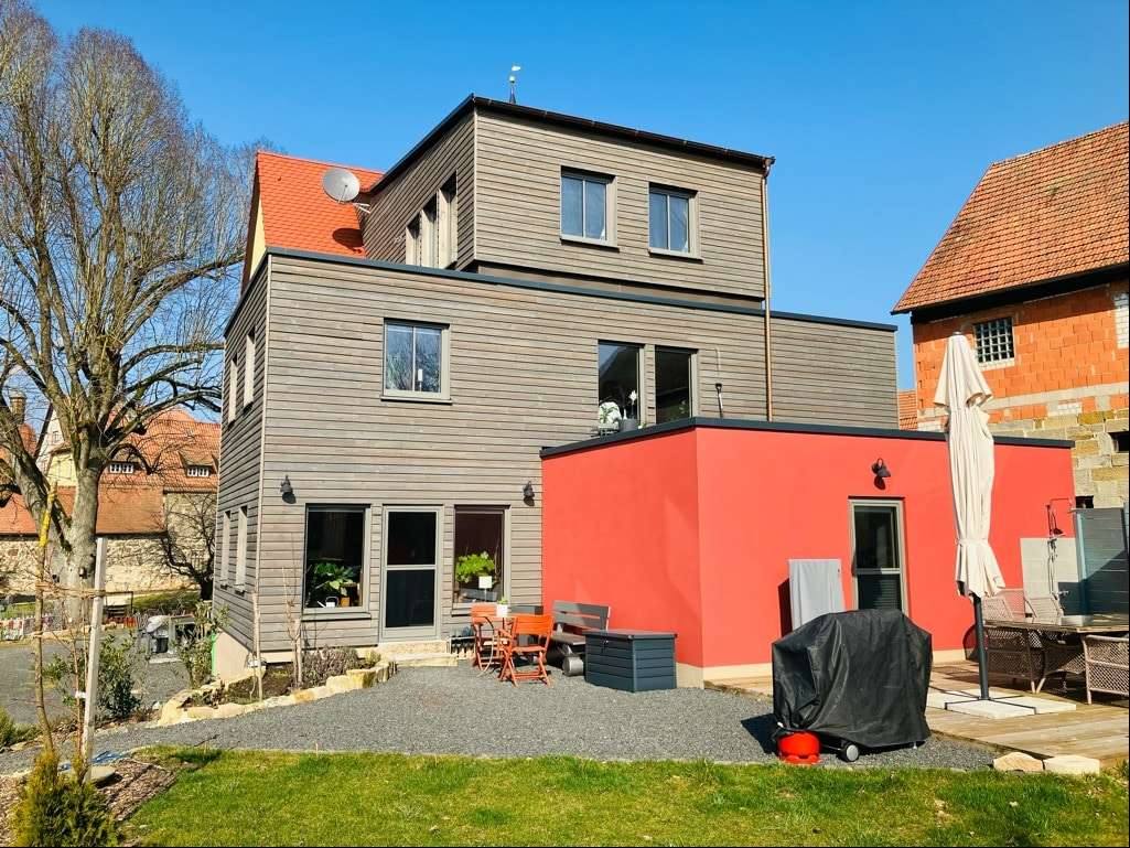 Einzigartige, sonnenverwöhnte Lage... die Südansicht der Immobilie - Mehrfamilienhaus in 96106 Ebern mit 340m² kaufen