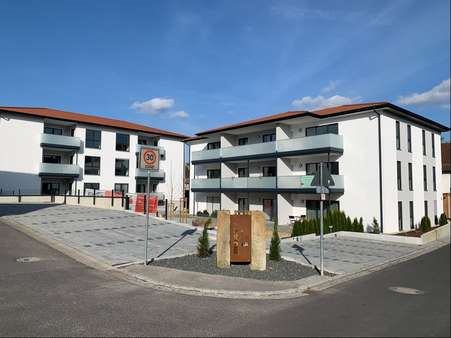 Ansicht Süd/West gesamt - Etagenwohnung in 97456 Dittelbrunn mit 81m² kaufen