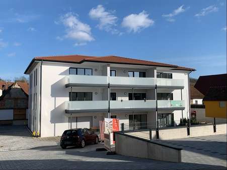 Ansicht West - Etagenwohnung in 97456 Dittelbrunn mit 81m² kaufen