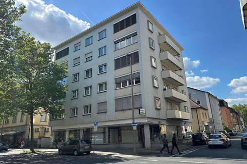 Straßenansicht - Etagenwohnung in 97421 Schweinfurt mit 120m² kaufen