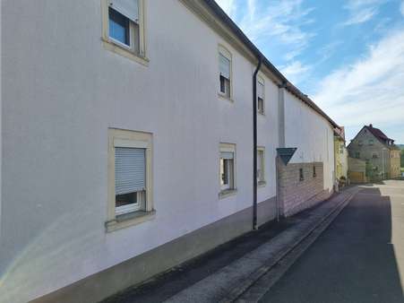 Wohnhaus + Nebengebäude - Einfamilienhaus in 97531 Theres mit 160m² kaufen