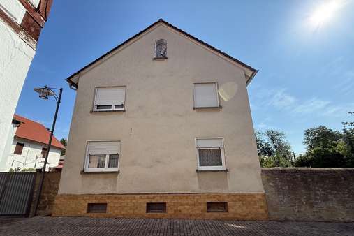 Ansicht West - Einfamilienhaus in 97464 Niederwerrn mit 140m² kaufen