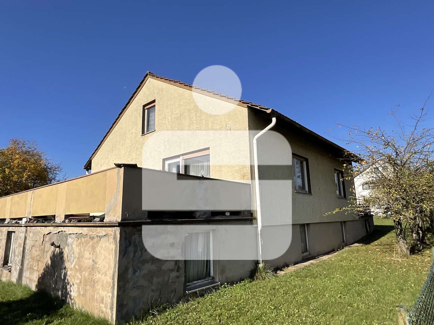 Außenansicht  - Einfamilienhaus in 97720 Nüdlingen mit 86m² kaufen