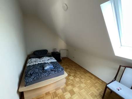 Schlafzimmer - Dachgeschosswohnung in 97769 Bad Brückenau mit 53m² als Kapitalanlage kaufen