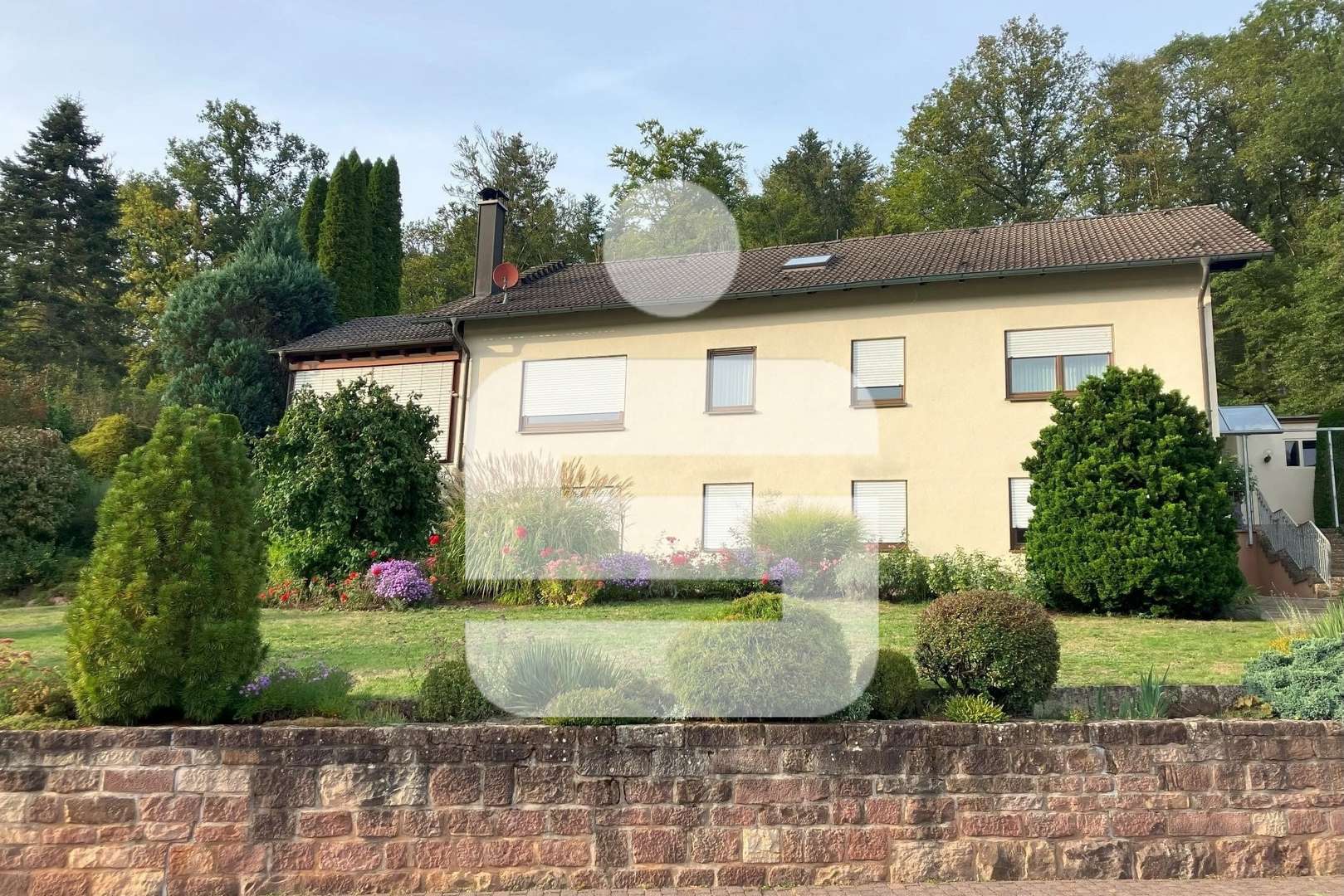 Straßenansicht - Einfamilienhaus in 97769 Bad Brückenau mit 176m² kaufen