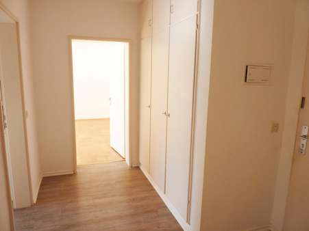 Diele mit Einbauschrank Diele mit Einbauschrank - Etagenwohnung in 97688 Bad Kissingen mit 56m² kaufen