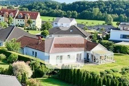 Außenansicht Außenansicht - Bungalow in 97708 Bad Bocklet mit 139m² kaufen