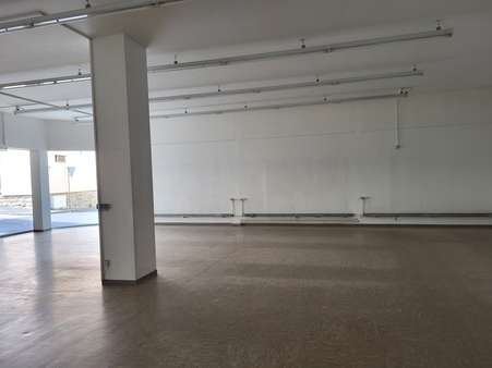 Innenansicht Innenansicht - Ladenlokal in 97720 Nüdlingen mit 150m² mieten