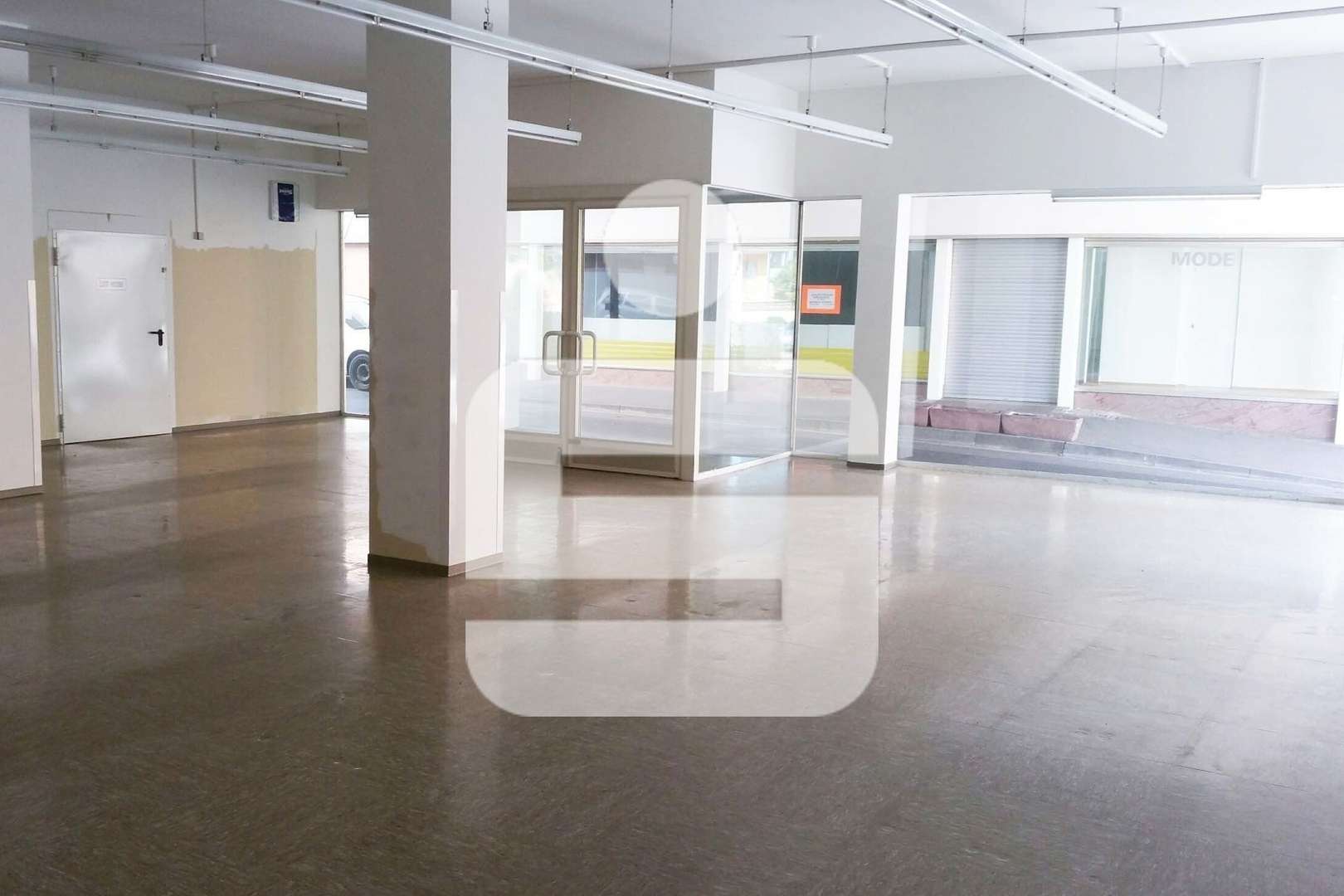 Innenansicht Innenansicht - Ladenlokal in 97720 Nüdlingen mit 150m² mieten