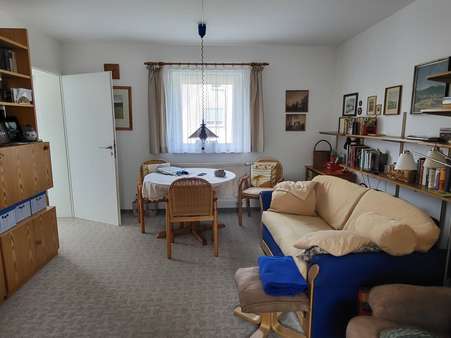 Wohnzimmer - Etagenwohnung in 97702 Münnerstadt mit 62m² mieten