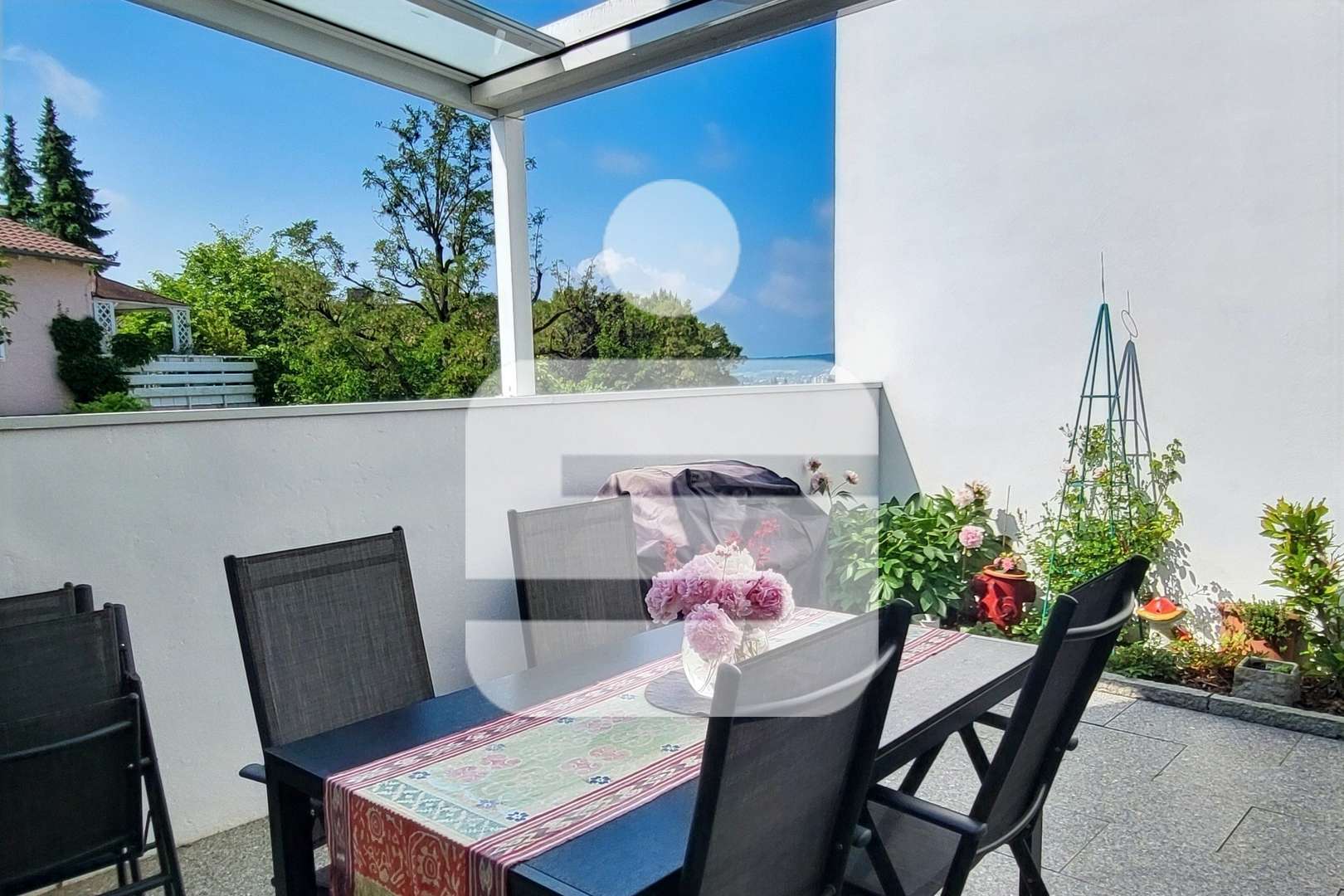 Überdachte Terrasse - Maisonette-Wohnung in 97688 Bad Kissingen mit 86m² mieten