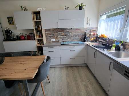Wohnküche mit hochwertiger Ausstattung - Wohnebene E - Maisonette-Wohnung in 97688 Bad Kissingen mit 86m² mieten