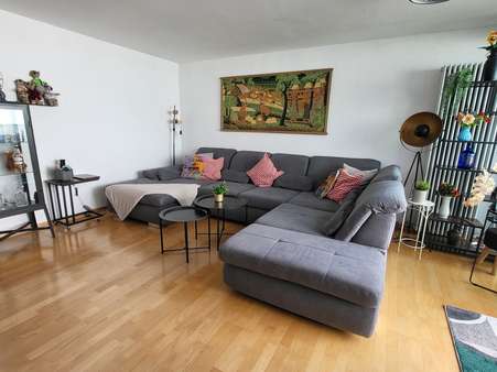 Wohnzimmer - Wohnebene D - Maisonette-Wohnung in 97688 Bad Kissingen mit 86m² mieten