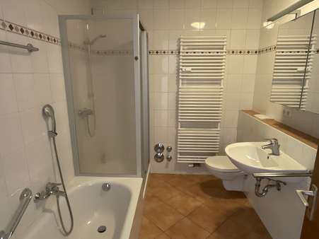 Badezimmer - Erdgeschosswohnung in 97688 Bad Kissingen mit 63m² kaufen