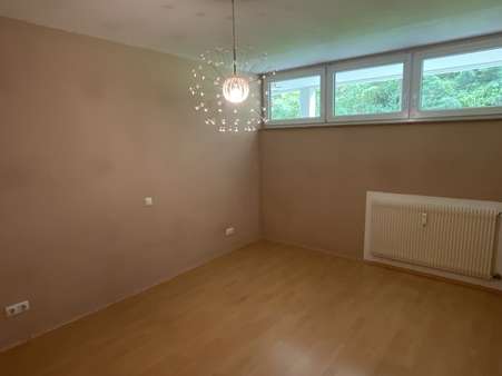 Schlafzimmer - Erdgeschosswohnung in 97688 Bad Kissingen mit 63m² kaufen