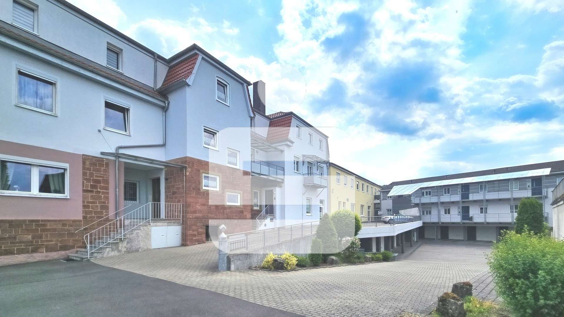 Außenansicht - komplette Wohnanlage Außenansicht - komplette Wohnanlage - Wohn- / Geschäftshaus in 97688 Bad Kissingen mit 1087m² als Kapitalanlage kaufen