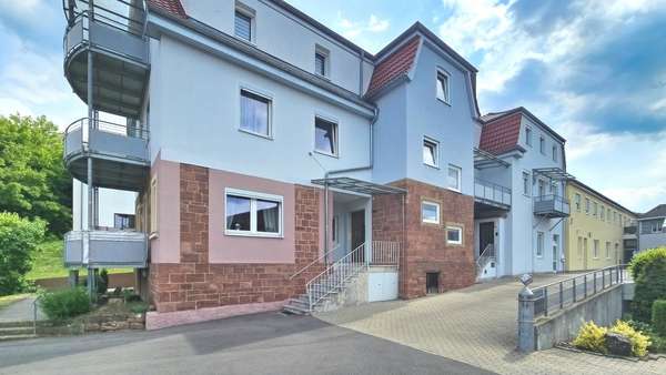 Außenansicht - Vorderbau Außenansicht - Vorderbau - Wohn- / Geschäftshaus in 97688 Bad Kissingen mit 1087m² als Kapitalanlage kaufen