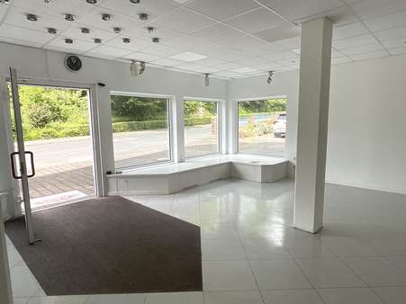 barrierefreier Eingangsbereich - Ladenlokal in 97688 Bad Kissingen mit 160m² mieten