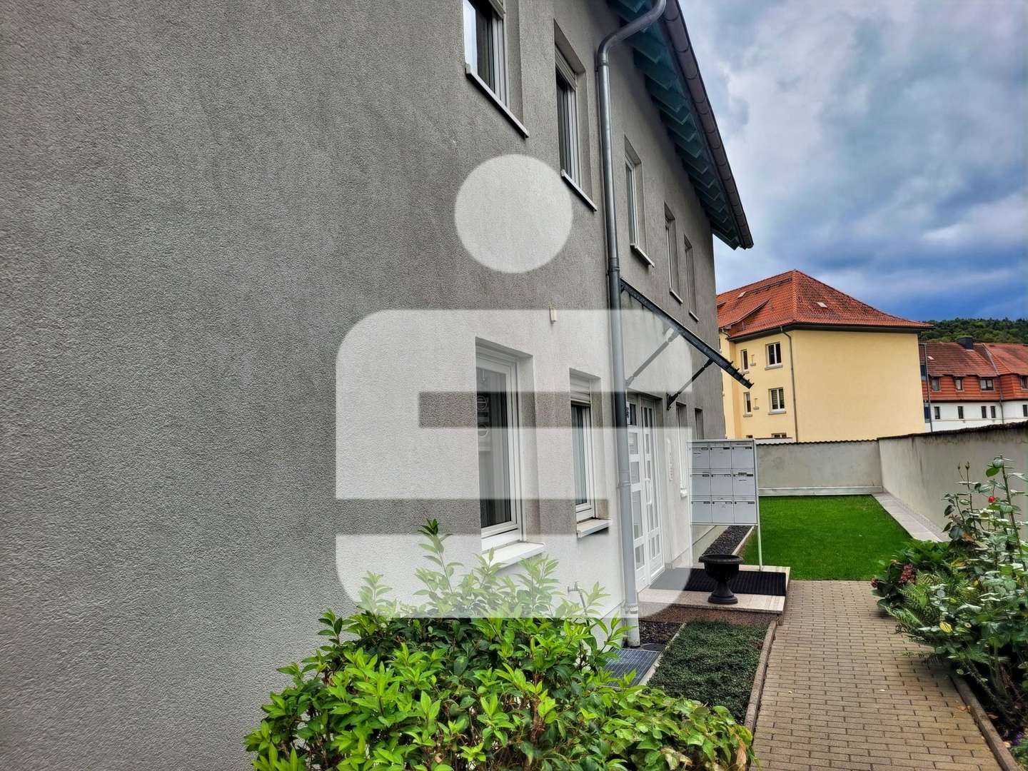 Hauseingang - Erdgeschosswohnung in 98617 Meiningen mit 63m² als Kapitalanlage kaufen