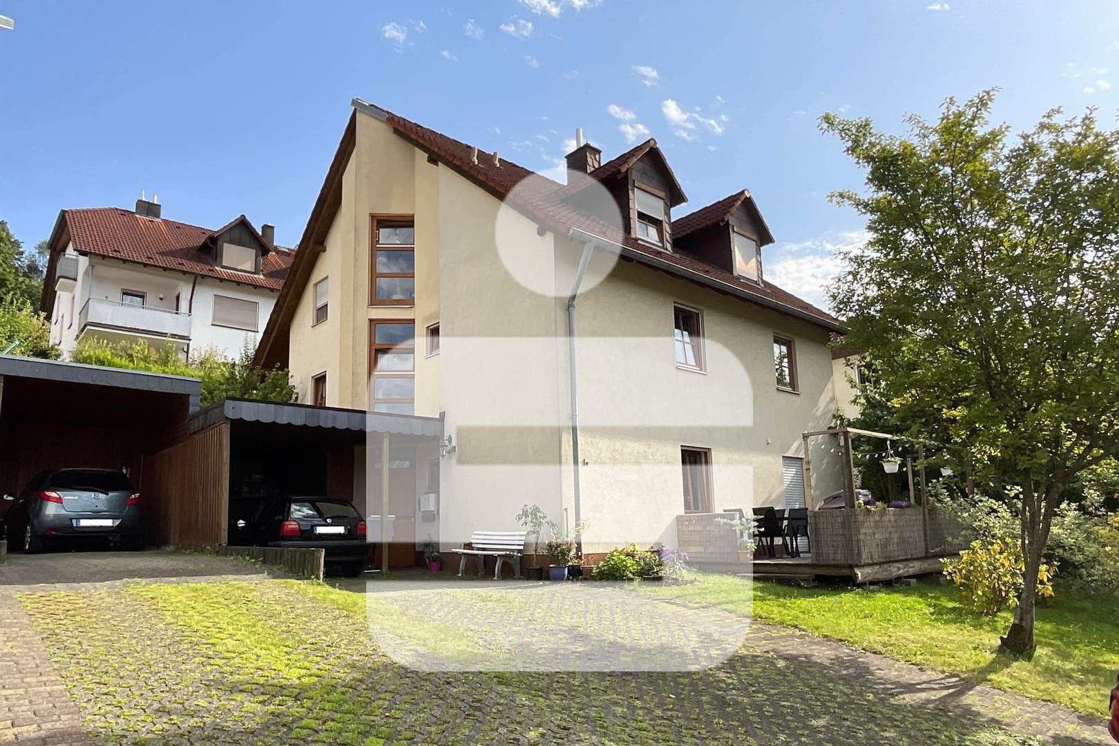 Außenbild Straße Außenbild Straße - Zweifamilienhaus in 97769 Bad Brückenau mit 225m² kaufen