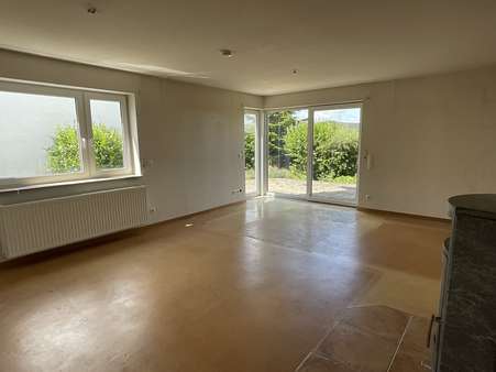 Wohnzimmer EG - Einfamilienhaus in 97702 Münnerstadt mit 137m² kaufen