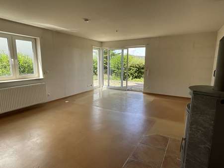 Wohnzimmer EG - Einfamilienhaus in 97702 Münnerstadt mit 137m² kaufen